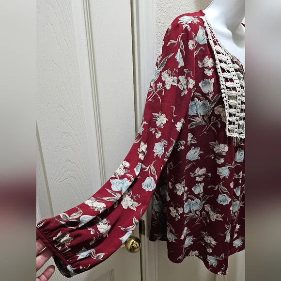 Floral Bohemian Burgundy Blouse with Crochet Detail Size 1 XL EUC - Picture 4 of 7